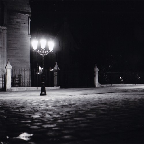 parvis de notre dame-paris